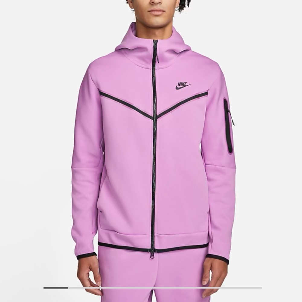 Nike Sportswear Tech fleece. Violet. Size Large. New with tags